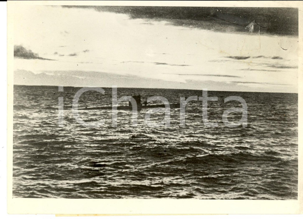 Fotografia d epoca originale 1942 WW2 FINLANDIA CARELIA Sottomarino tedesco in emersione dopo l attacco Foto 1