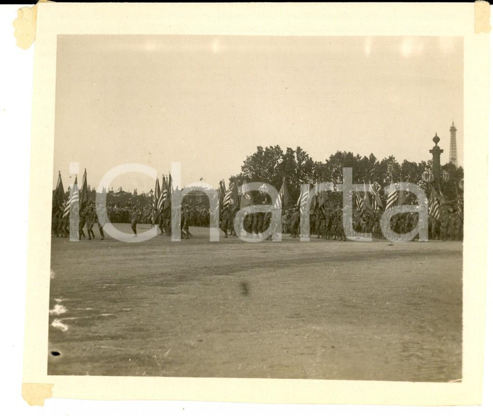 Fotografia d epoca originale 1919 PARIS FÃªtes de la Victoire  Un battaglione in parata Fotografia 12x11 1