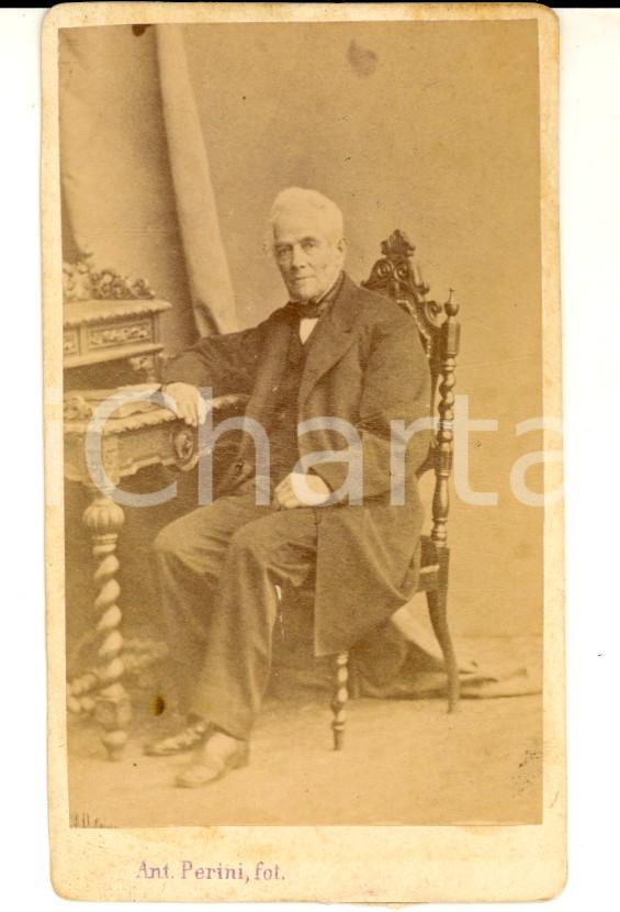 Fotografia d epoca originale 1870 ca VENEZIA Ritratto maschile alla scrivania Fotografia ANTONIO PERINI CDV 1