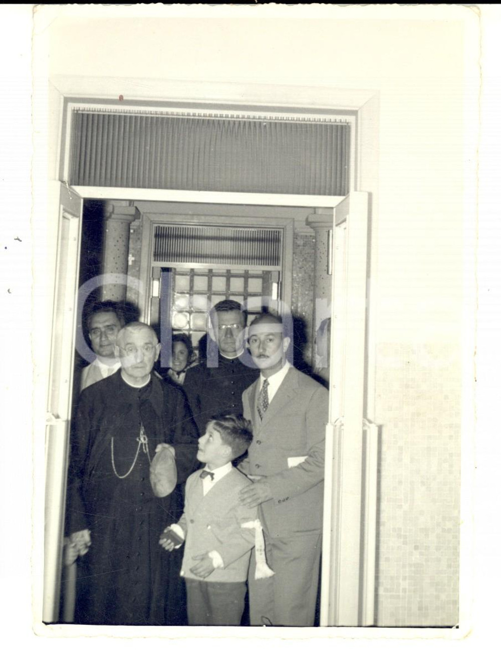 Fotografia d epoca originale 1960 ca FOGGIA Visita del vescovo per la Prima Comunione dei bambini Foto 12x15 1