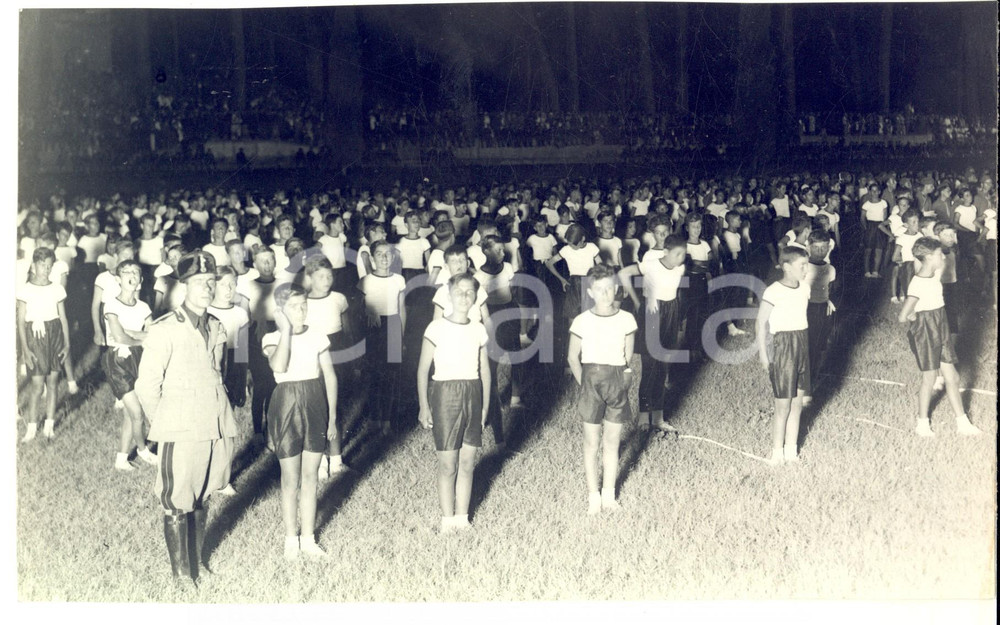 Fotografia d epoca originale 1932 ROMA Campo AVANGUARDISTI in schieramento notturno Foto 23x14 cm 1