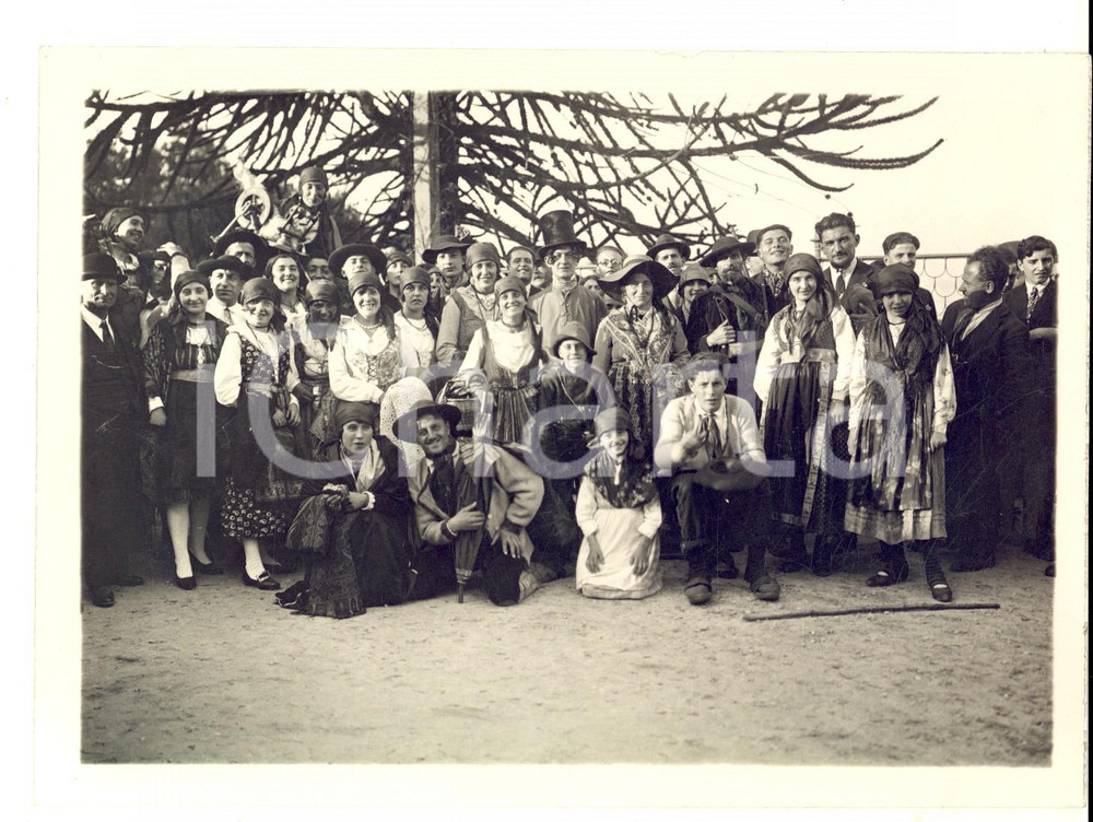 Fotografia d epoca originale 1930 ca SANREMO Gruppo in costume tradizionale ligure Foto Oscar VIANELLO 1