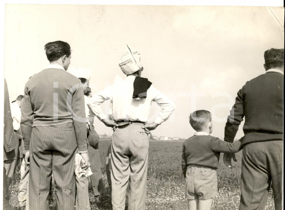 Fotografia d epoca originale 1950 ca BOLOGNA Uomini in visita a un cantiere Foto ARTISTICA 24x18 1