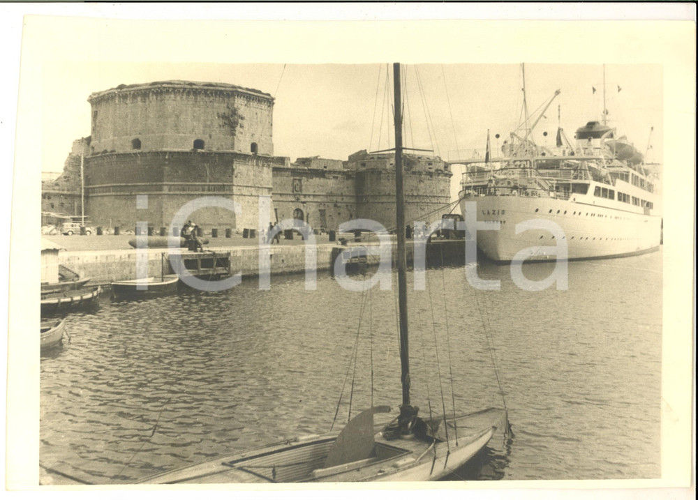 Fotografia d epoca originale 1967 CIVITAVECCHIA Veduta del porto con la nave LAZIO Fotografia ANIMATA 27x20 1