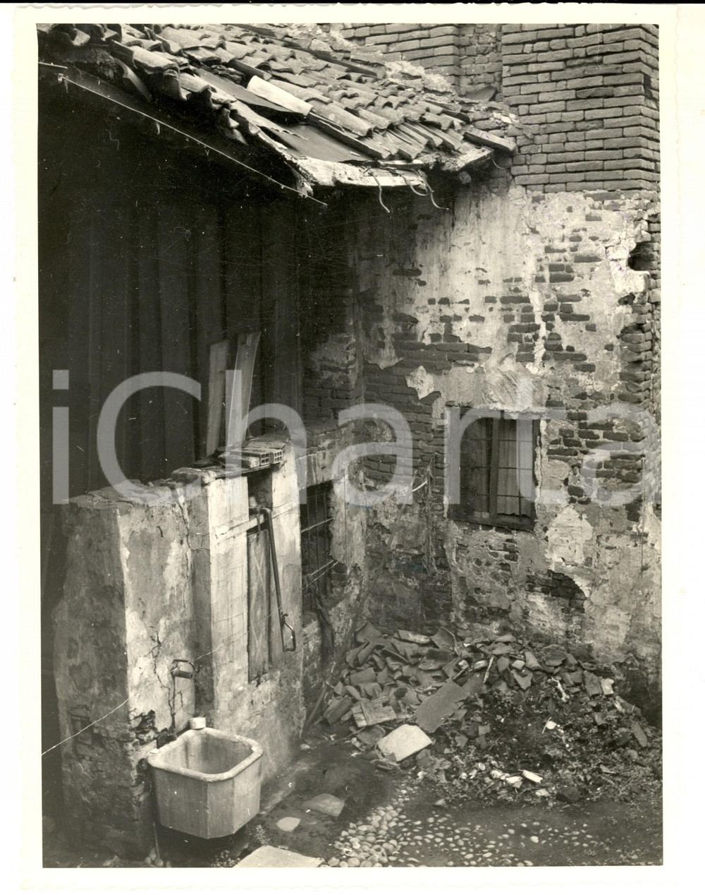 Fotografia d epoca originale 1954 GARLASCO Via Roma  Ruderi di una casa rurale Foto ARTISTICA 24x17 cm 1