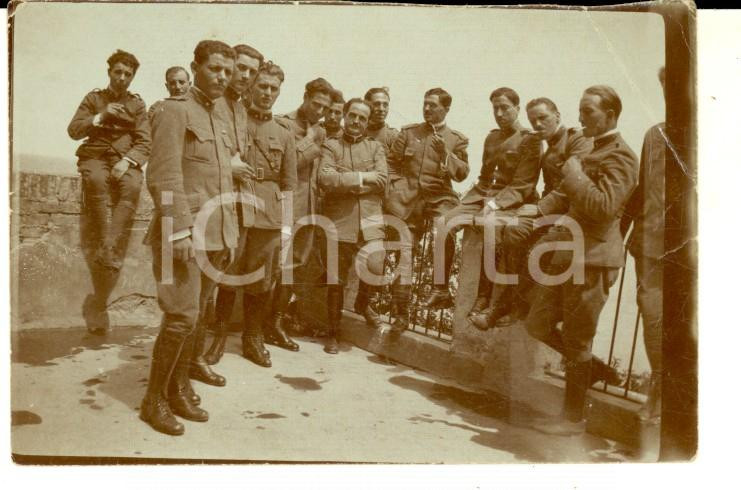 Fotografia d epoca originale 1920 ca REGIO ESERCITO Gruppo di ufficiali su un belvedere Foto 9x6 cm 1