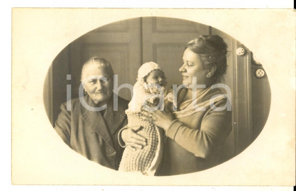 Fotografia d epoca originale 1920 ca AREA LOMBARDA Tre generazioni di donne Foto cartolina VINTAGE 1