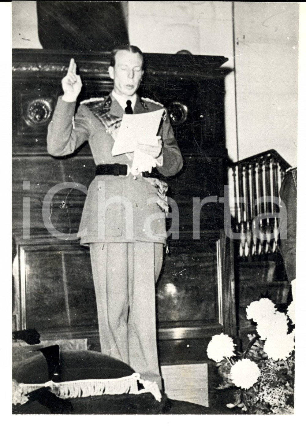 Fotografia d epoca originale 1945 ca BRUXELLES Giuramento Carlo Teodoro del BELGIO in chiesa RIPRODUZIONE 1