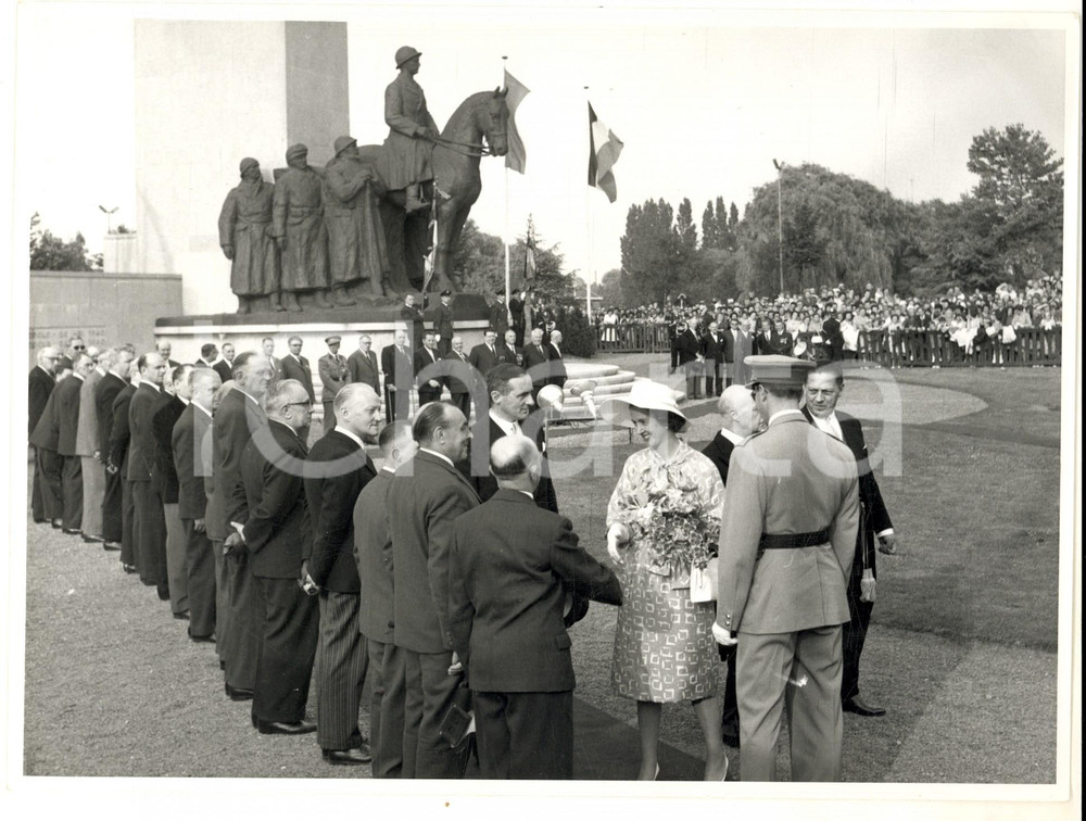 Fotografia d epoca originale 1960 ca BRUXELLES Baldovino e Fabiola del Belgio a una cerimonia ufficiale Foto 1