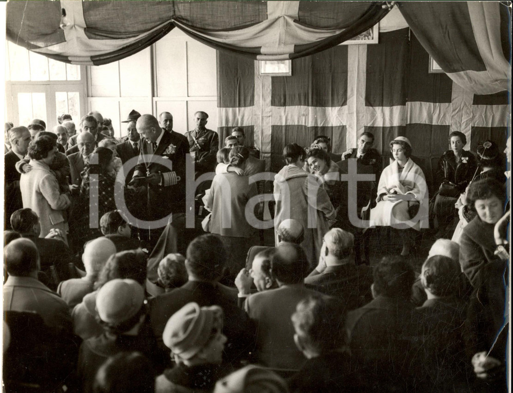 Fotografia d epoca originale 1960 ca GRECIA La famiglia reale riceve I visitatori Fotografia 28x24 cm 1