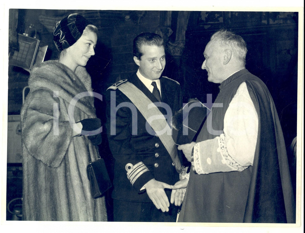 Fotografia d epoca originale 1960 ca BRUXELLES Alberto e Paola del BELGIO con mons. LéonJoseph SUENENS Foto 1