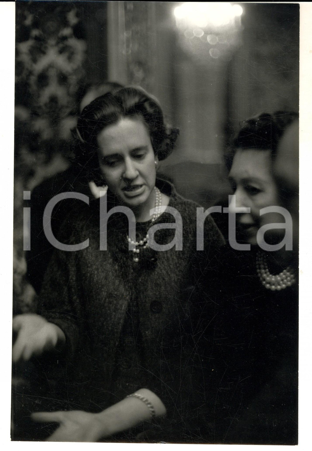 Fotografia d epoca originale 1960 ca BELGIO Regina Fabiola durante una discussione Foto 17x25 1 1