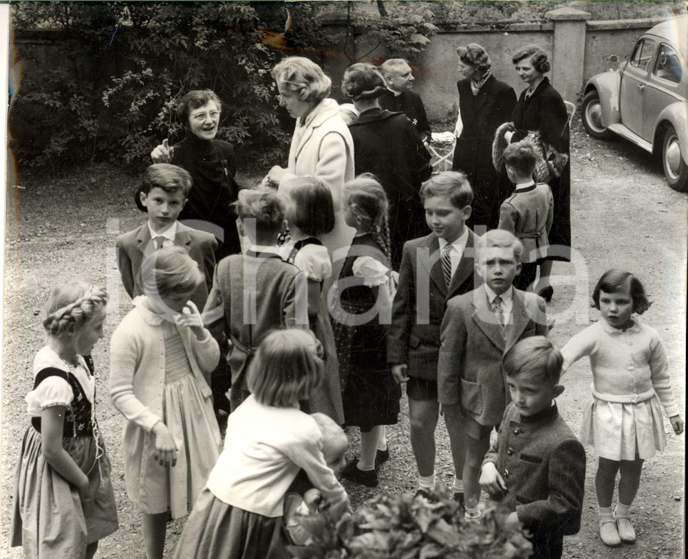 Fotografia d epoca originale 1960 ca NOZZE REALI Bambini invitati della famiglia ASBURGO Foto 24x18 cm 1