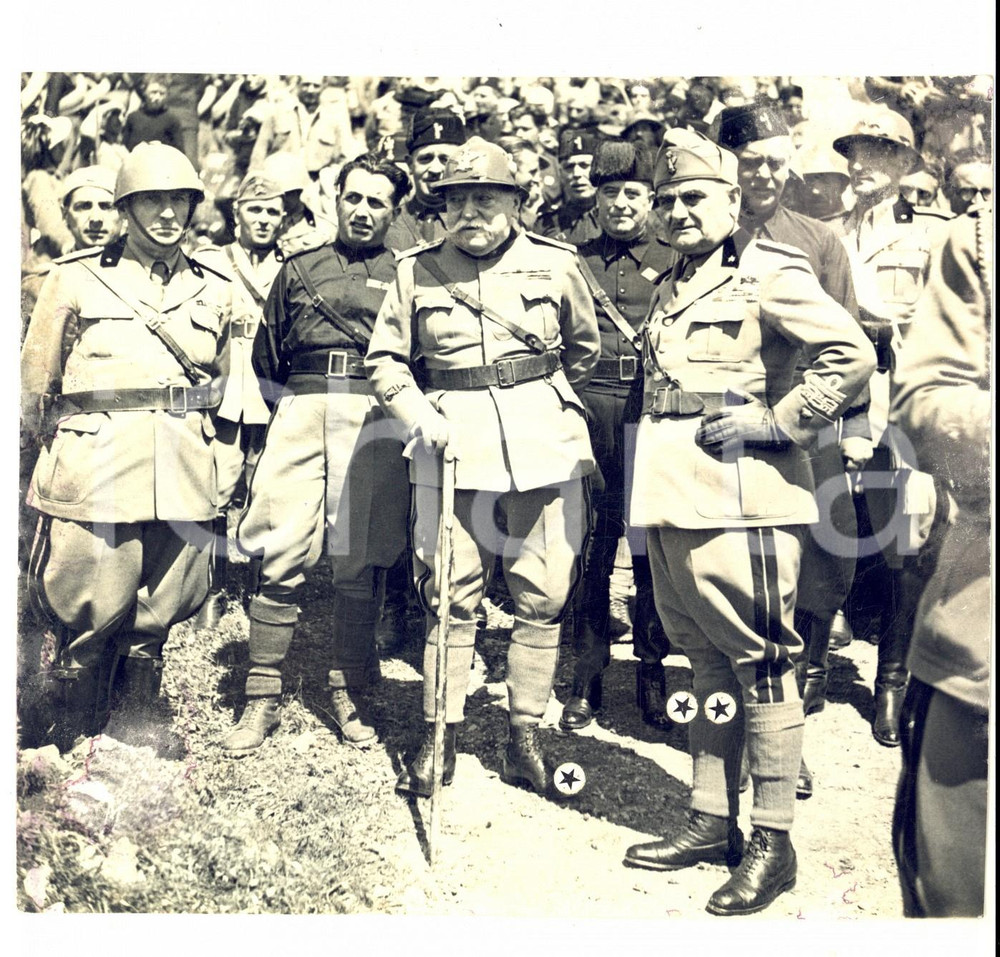 Fotografia d epoca originale 1935 OSSARIO DEL PASUBIO Generali e ufficiali PNF a una commermorazione Foto 1