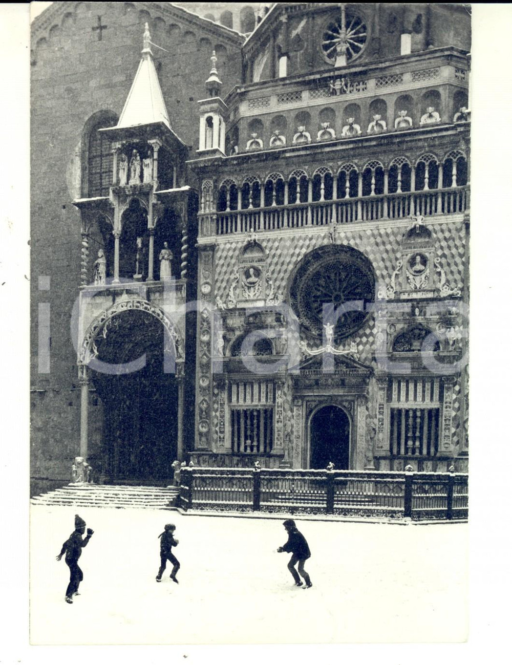 Fotografia d epoca originale 1960 ca BERGAMO ALTA Bambini giocano nella neve davanti al Duomo Fotografia 1