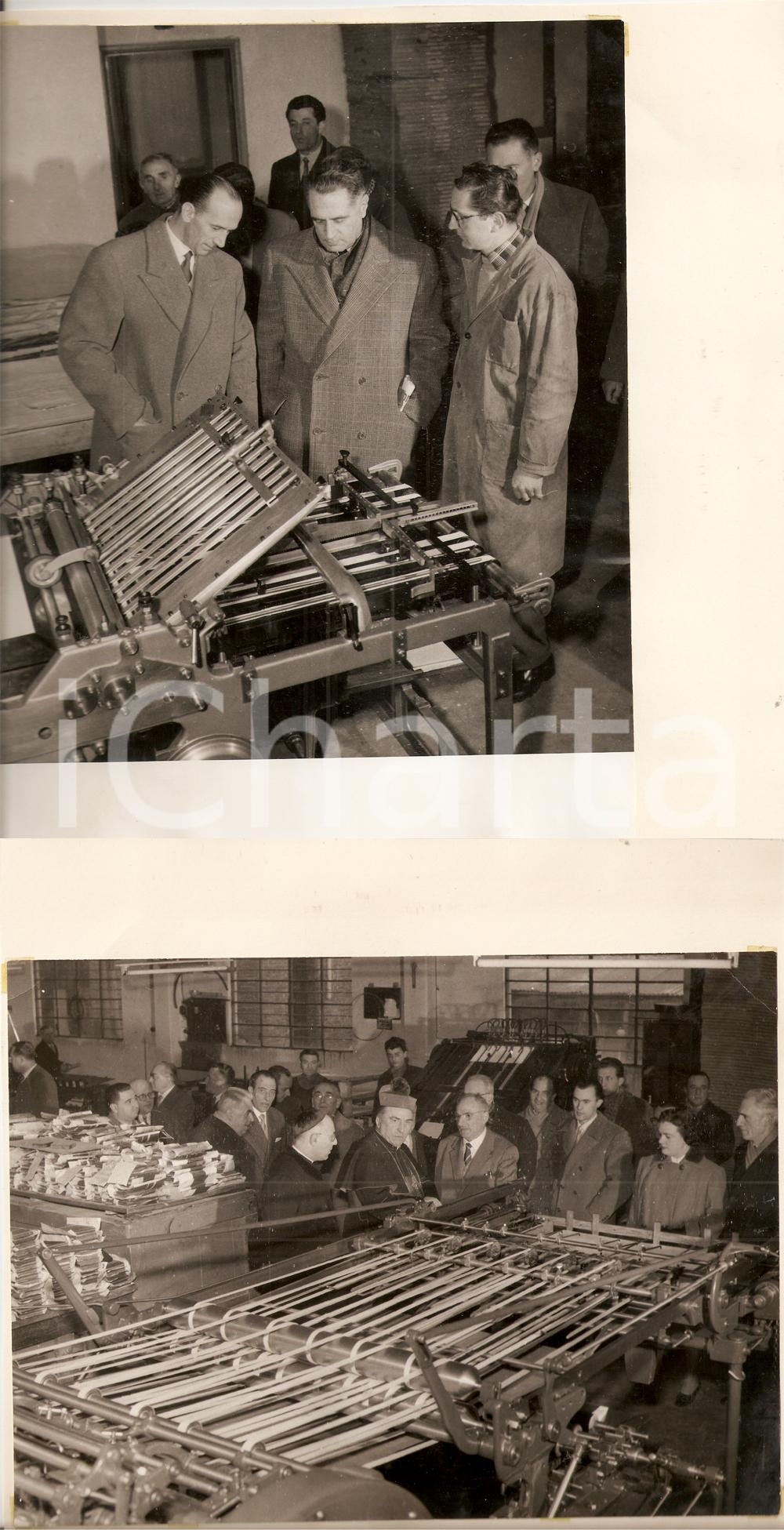 Fotografia d epoca originale 1955 ca PAVIA Mons. Carlo ALLORIO visita Tipografia Mario PONZIO FRONTE RETRO 1