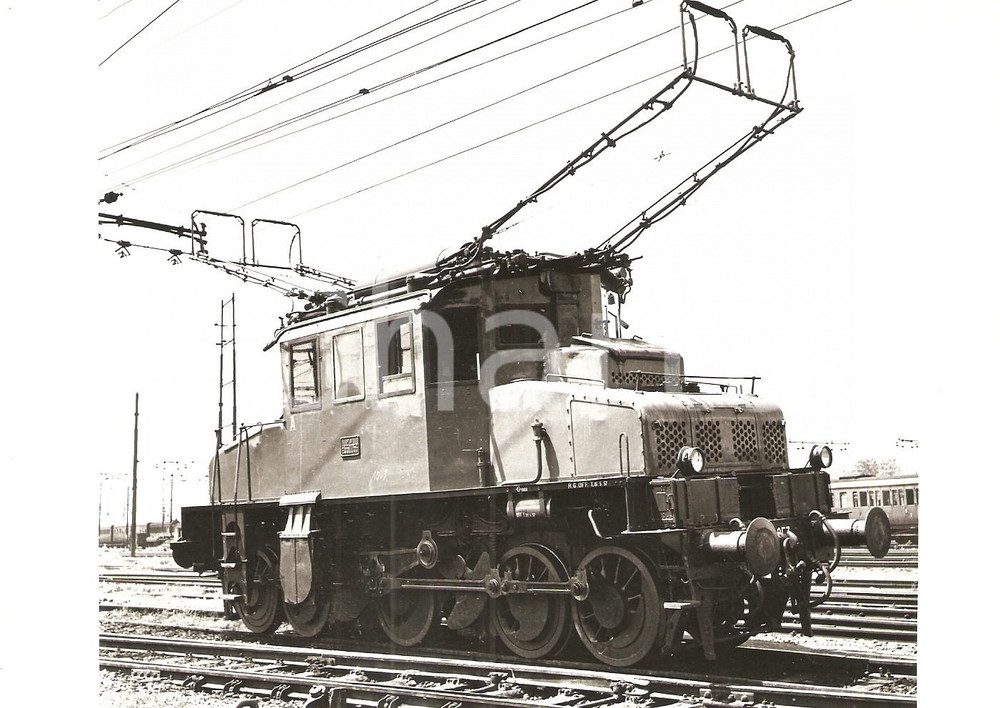 Fotografia d epoca originale 1975 ca FERROVIE STATO Locomotiva FS E.550053 Foto 17x13 1