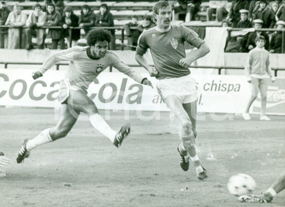 Fotografia d epoca originale 1978 BRASILE Calcio MONDIALI Il calciatore REINALDO in azione Sponsor COCA COLA 1