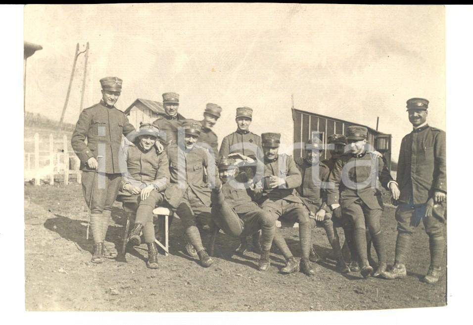 Fotografia d epoca originale 1918 REGIO ESERCITO BAYON F Dino BARBERIS posa con ufficiali Foto 11x8 cm 1