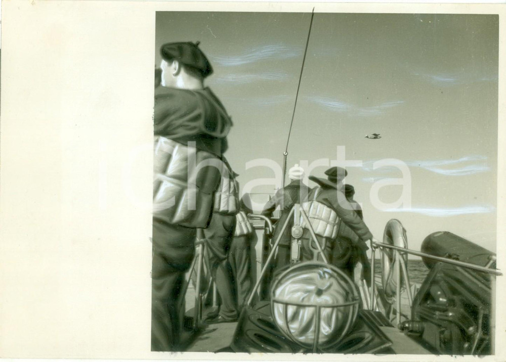 Fotografia d epoca originale 1942 GUERRA NAVALE WW2 Mas italiani e aerei di scorta a un convoglio FOTOGRAFIA 1