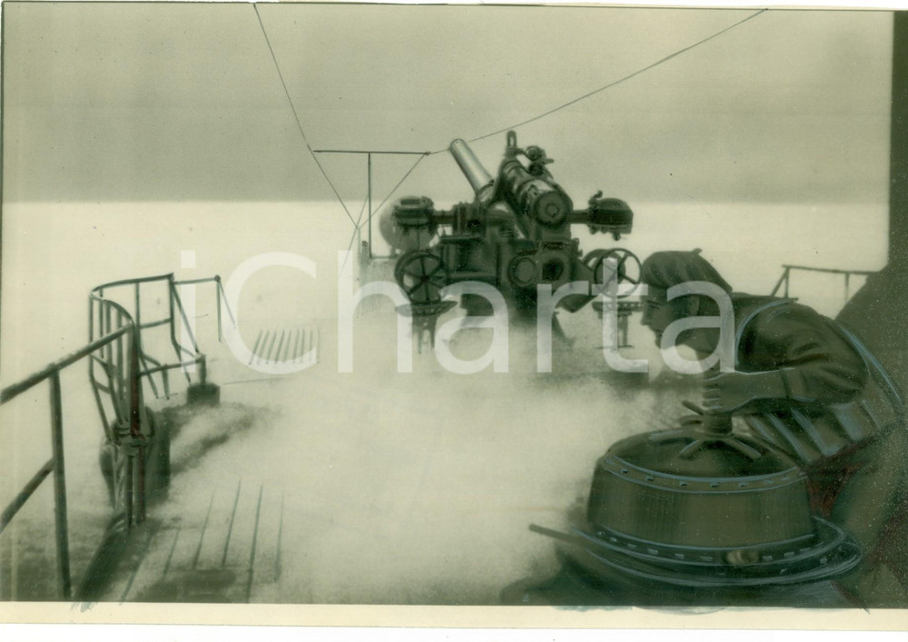 Fotografia d epoca originale 1942 GUERRA NAVALE WW2 Sommergibile italiano naviga nel MEDITERRANEO Telefoto 1