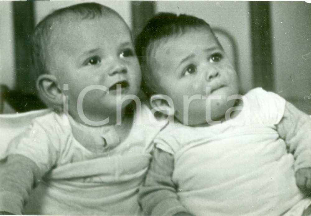 Fotografia d epoca originale 1937 MILANO Due bambini per la Giornata della Madre e del Fanciullo Fotografia 1