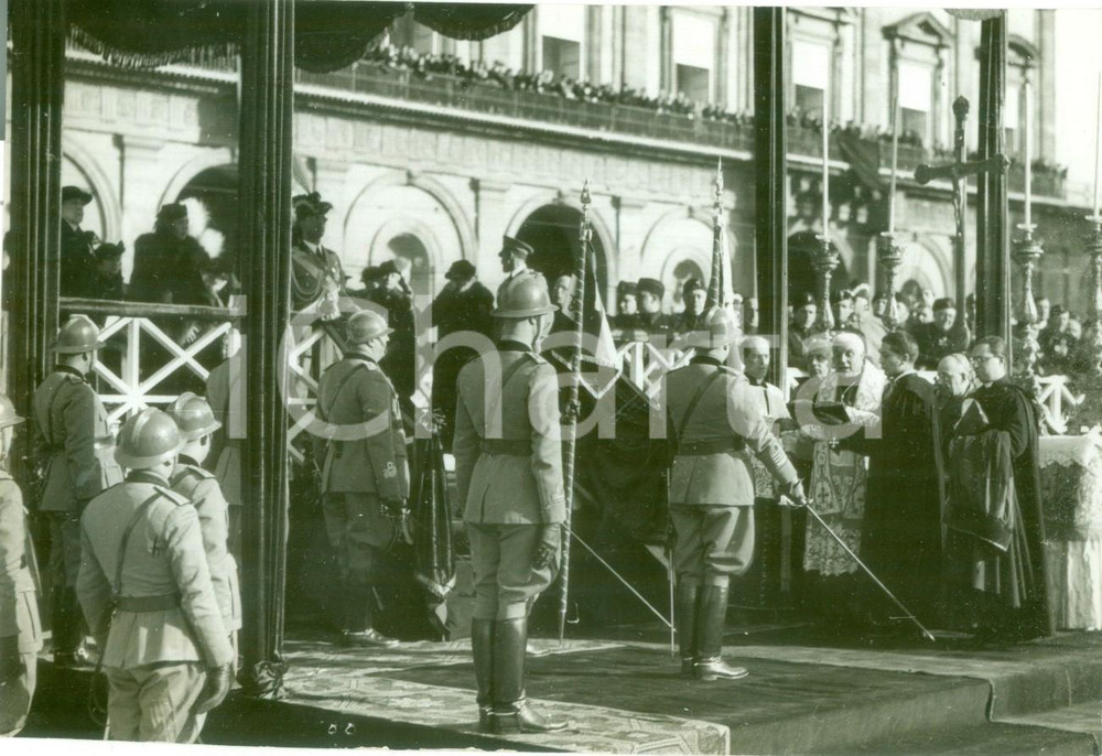 Fotografia d epoca originale 1936 NAPOLI Umberto II consegna stendardo al 10Â° Reggimento Fotografia 1