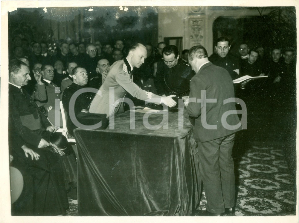Fotografia d epoca originale 1934 MILANO TEATRO DAL VERME Premiazione degli operai alla Festa del Lavoro Foto 1