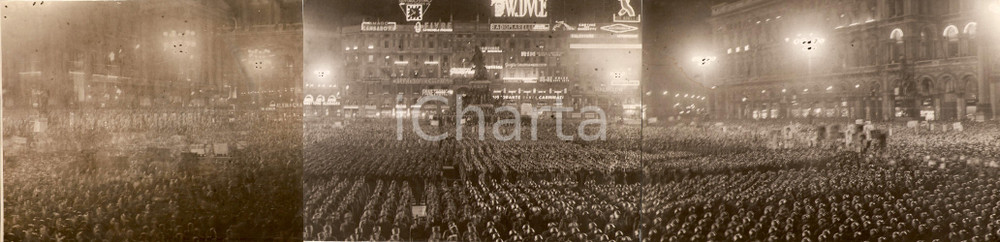 Fotografia d epoca originale 1936 MILANO Formidabile folla in Piazza DUOMO attende discorso DUCE Foto TRIPLA 1