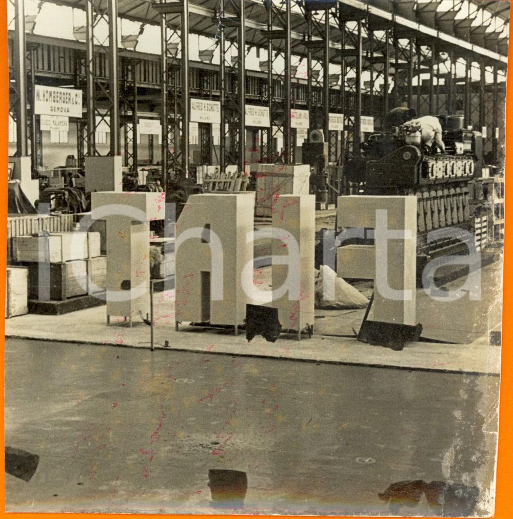 Fotografia d epoca originale 1936 MILANO FIERA CAMPIONARIA Padiglione meccanica con FIAT, HOMBERGER, SCHUTTE 1