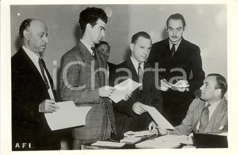 Fotografia d epoca originale 1941 NEW YORK USA WWII Aspiranti radiotelegrafisti si arruolano per INGHILTERRA 1