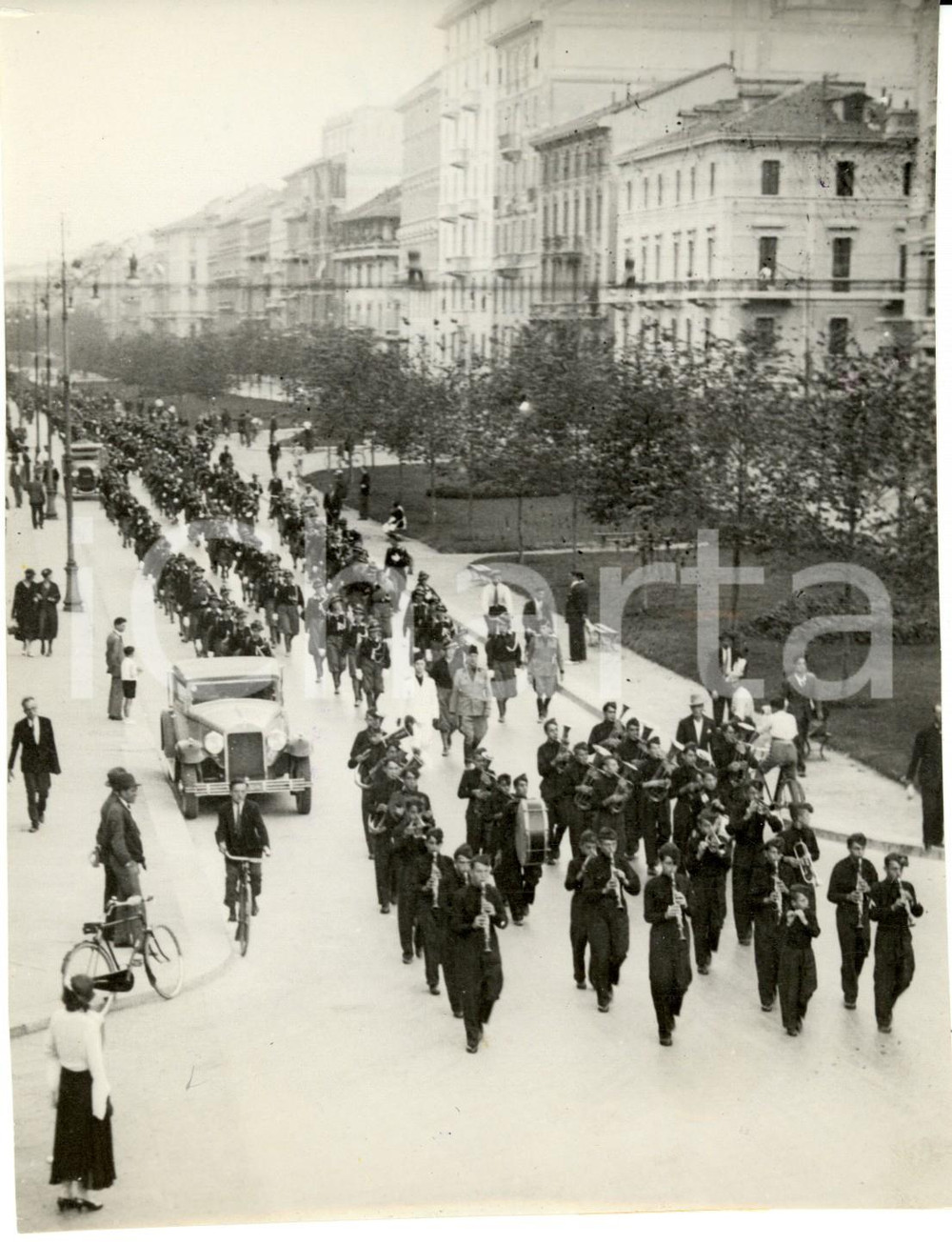 Fotografia d epoca originale 1932 MILANO Sfilata avanguardisti in partenza Campo DUX verso stazione Foto ARGO 1