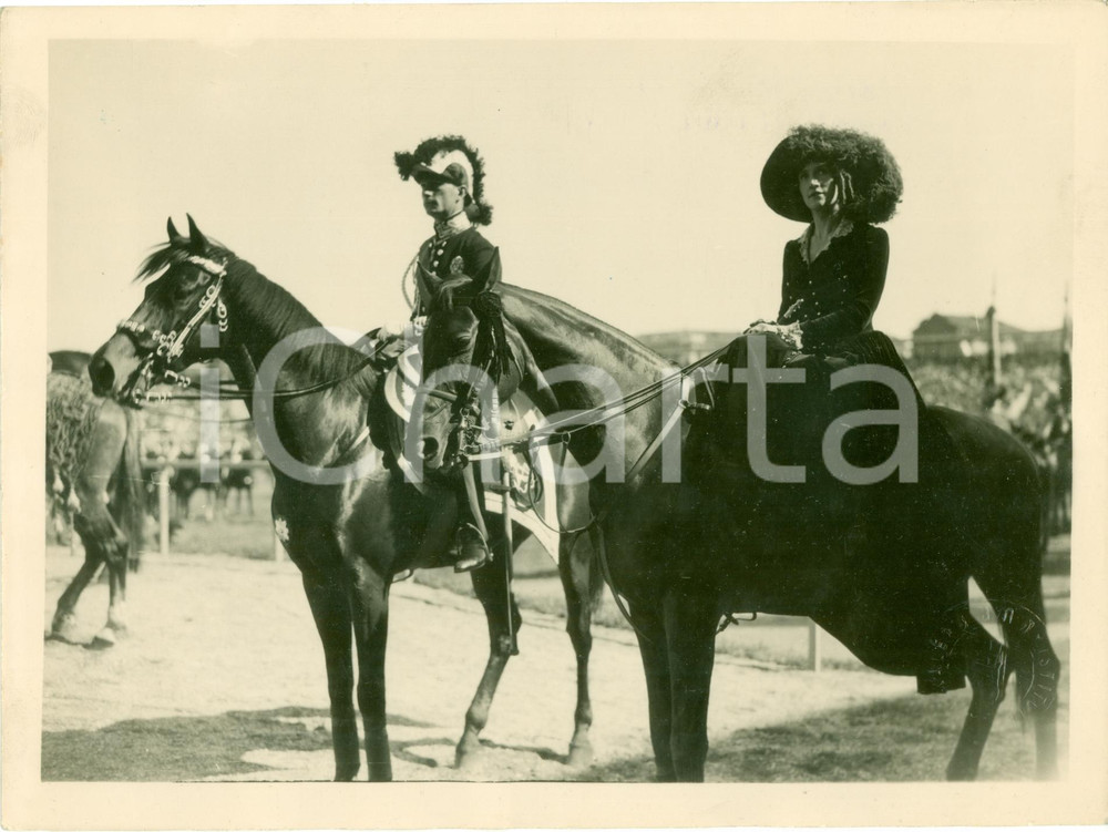 Fotografia d epoca originale 1928 TORINO Emanuele Filiberto di SAVOIA Margherita di FRANCIA Carosello storico 1