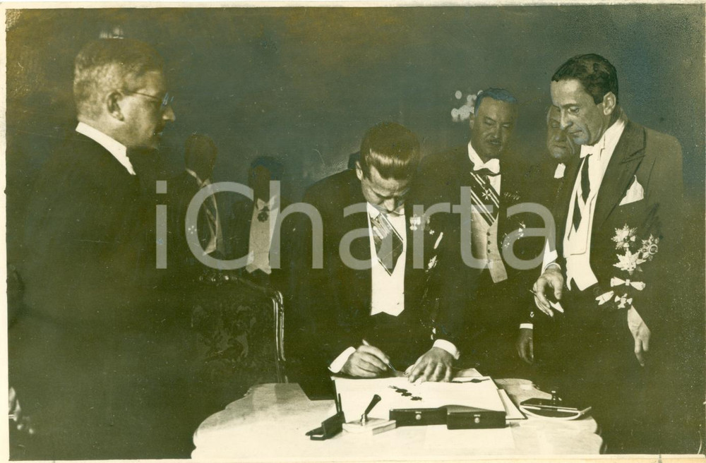 Fotografia d epoca originale 1938 BUDAPEST Galeazzo CIANO firma patto tripartito ITALIA AUSTRIA UNGHERIA Foto 1