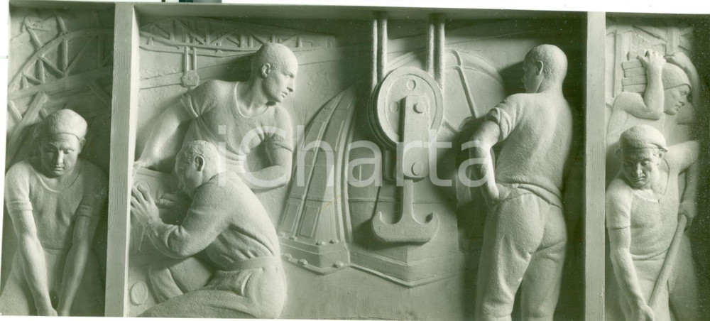 Fotografia d epoca originale 1934 ROMA Fregi ospedale sanatoriale MUSSOLINI Lavoratori elettromeccanici FOTO 1