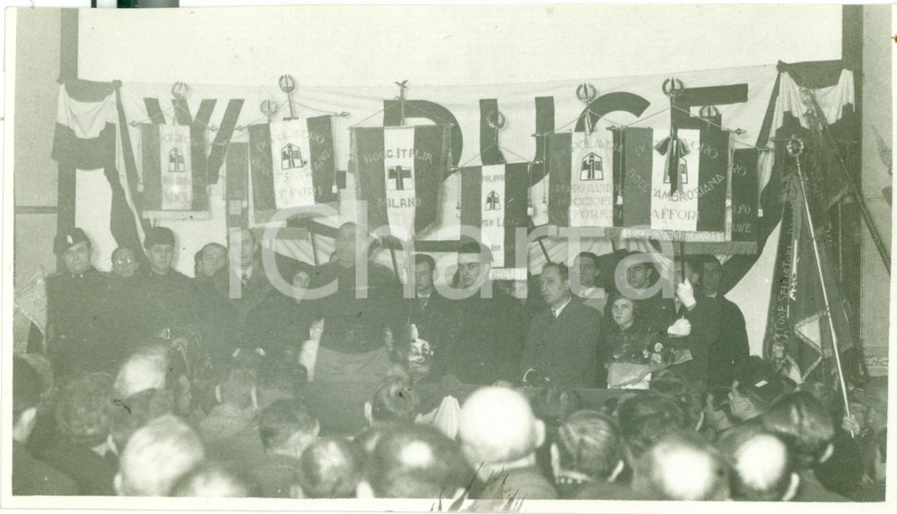 Fotografia d epoca originale 1933 MILANO AFFORI Rino PARENTI inaugura labari Gruppo GENERALE GANDOLFO Foto 1