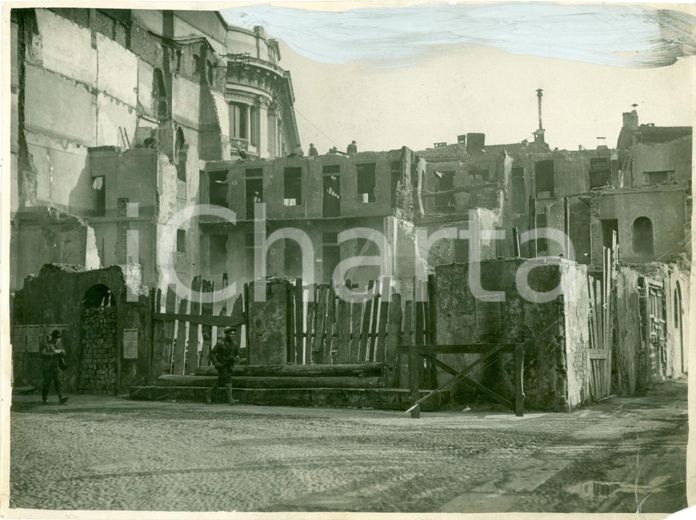 Fotografia d epoca originale 1934 MILANO Demolizione vecchi edifici in VIA BOCCHETTO Fotografia DANNEGGIATA 1