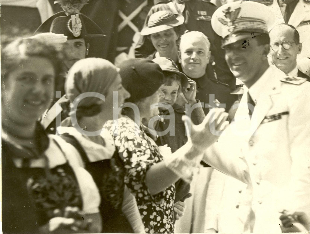 Fotografia d epoca originale 1936 NAPOLI Umberto II saluta i partecipanti al raduno degli ALPINI Fotografia 1