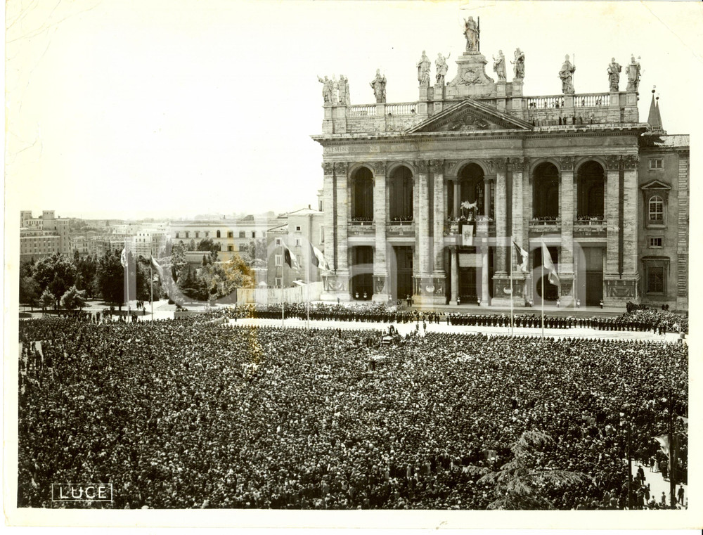 Fotografia d epoca originale 1939 ROMA Piazza SAN GIOVANNI LATERANO Folla per Pio XII Fotografia DANNEGGIATA 1