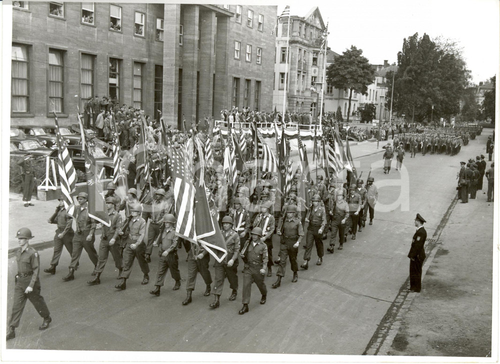 Fotografia d epoca originale 1952 FRANCOFORTE D John Ernest DAHLQUIST generale e truppe Rapporti pace USA 1