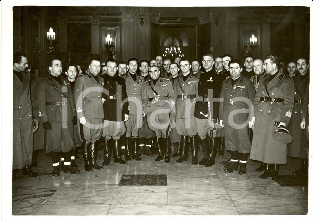 Fotografia d epoca originale 1938 MILANO Palazzo MARINO Luigi RUSSO Generale e gerarchi della Milizia Foto 1