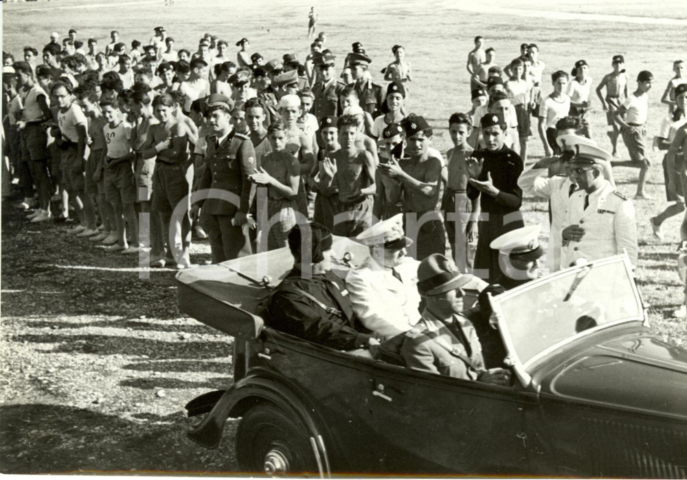 Fotografia d epoca originale 1936 ROMA Federico BAISTROCCHI visita CAMPO DUX acclamato da avanguardisti Foto 1