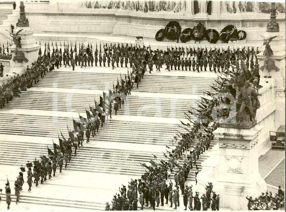 Fotografia d epoca originale 1935 ROMA Altare Patria  XX Annuale Vittoria  Bandiere sfilano Fotografia 1