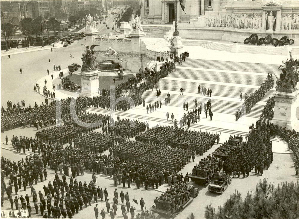 Fotografia d epoca originale 1935 ROMA Altare Patria  XX Annuale Vittoria  Reggimenti e autoritÃ  Foto 1