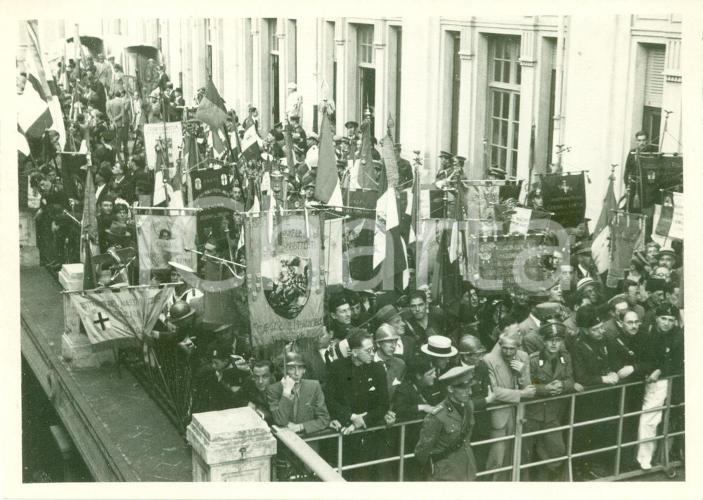 Fotografia d epoca originale 1935 GENOVA Associazioni Combattenti salutano volontari AFRICA ORIENTALE Foto 1