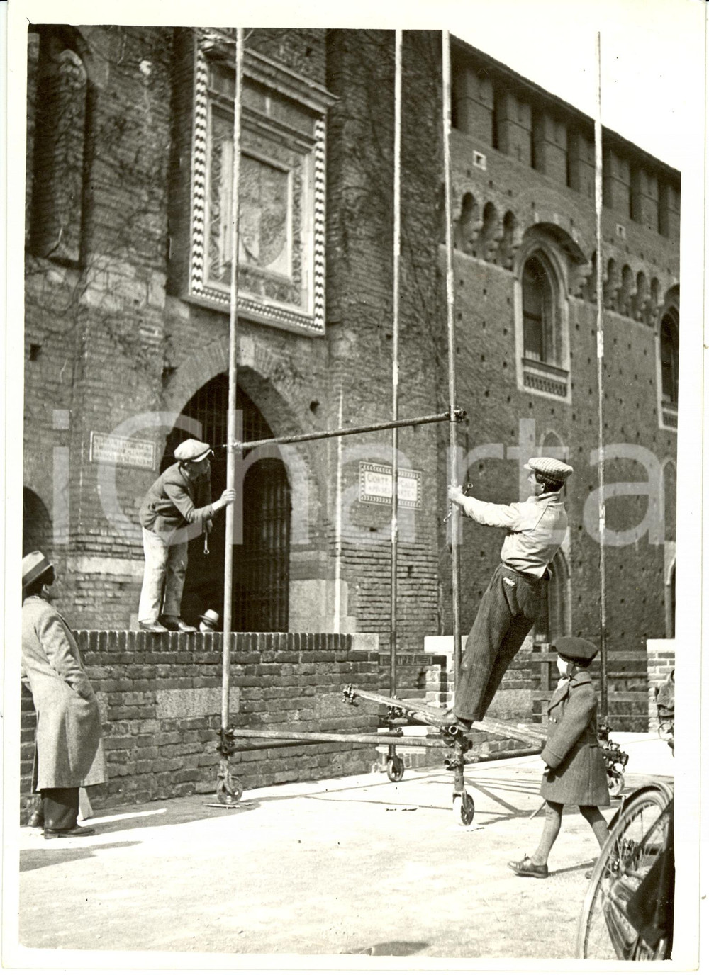 Fotografia d epoca originale 1939 MILANO Castello SFORZESCO  Estate Musicale  Lavori Teatro Ventimila Foto 1