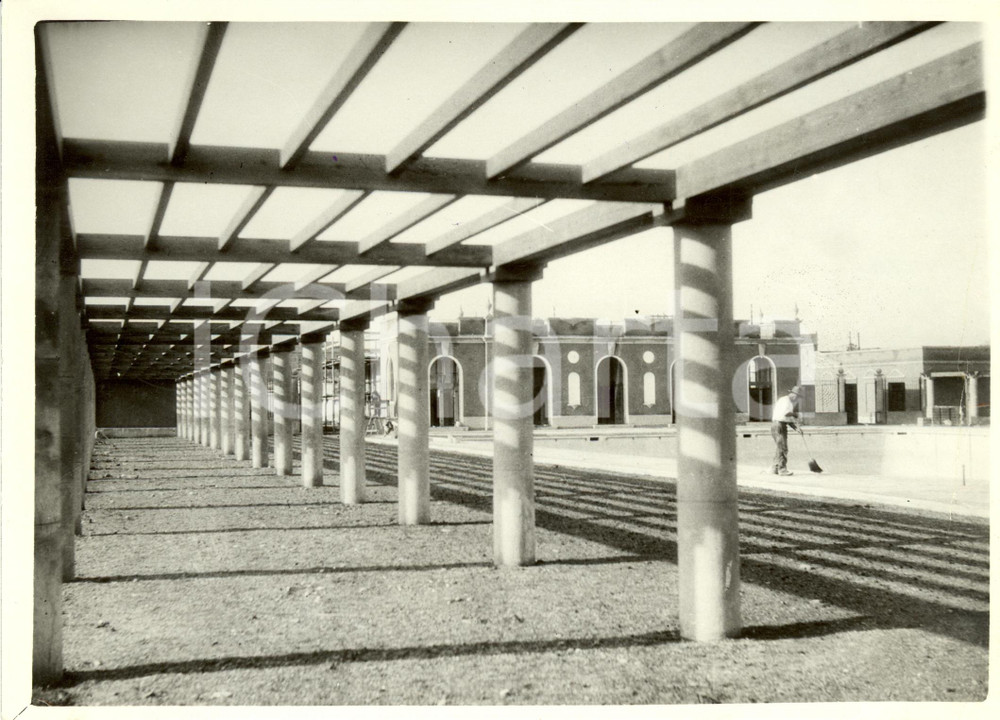 Fotografia d epoca originale 1932 MILANO Viale PADOVA La nuova piscina comunale  Il pergolato Fotografia 1