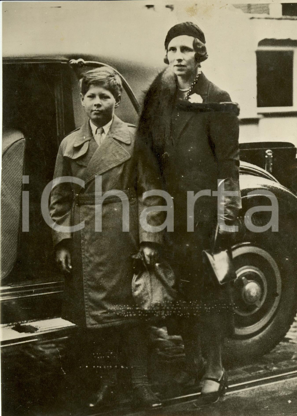 Fotografia d epoca originale 1934 BRIONI Croazia Principe Michele ROMANIA e Principessa Elena GRECIA Foto 1