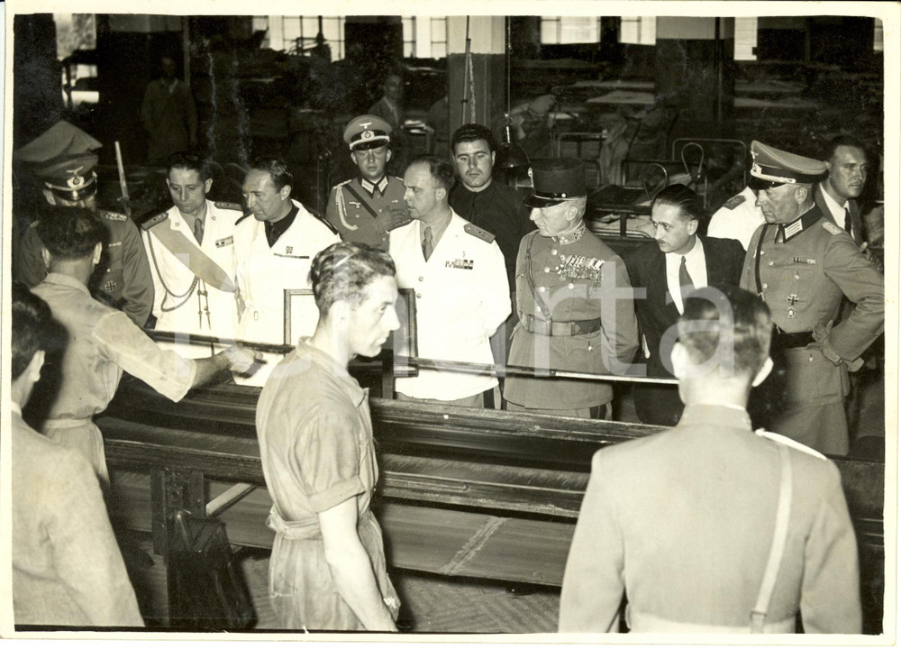 Fotografia d epoca originale 1939 MILANO Missioni militari estere visitano gli stabilimenti PIRELLI Foto 1