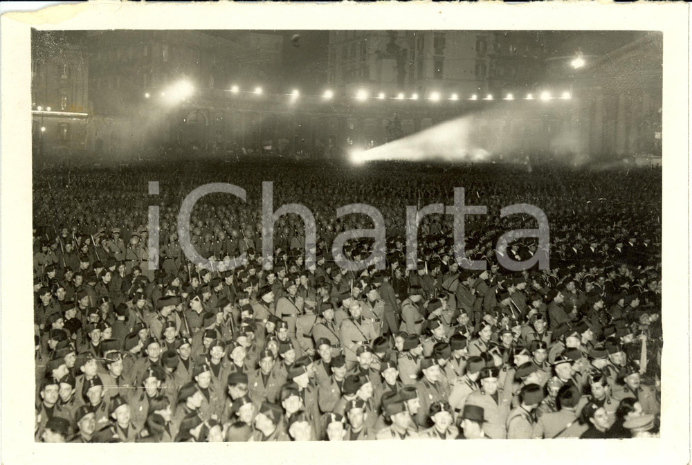 Fotografia d epoca originale 1936 NAPOLI Piazza PLEBISCITO Folla ascolta discorso proclamazione Impero Foto 1